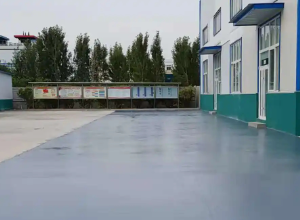 黔东南彩色路面喷涂翻新的材料对冬季